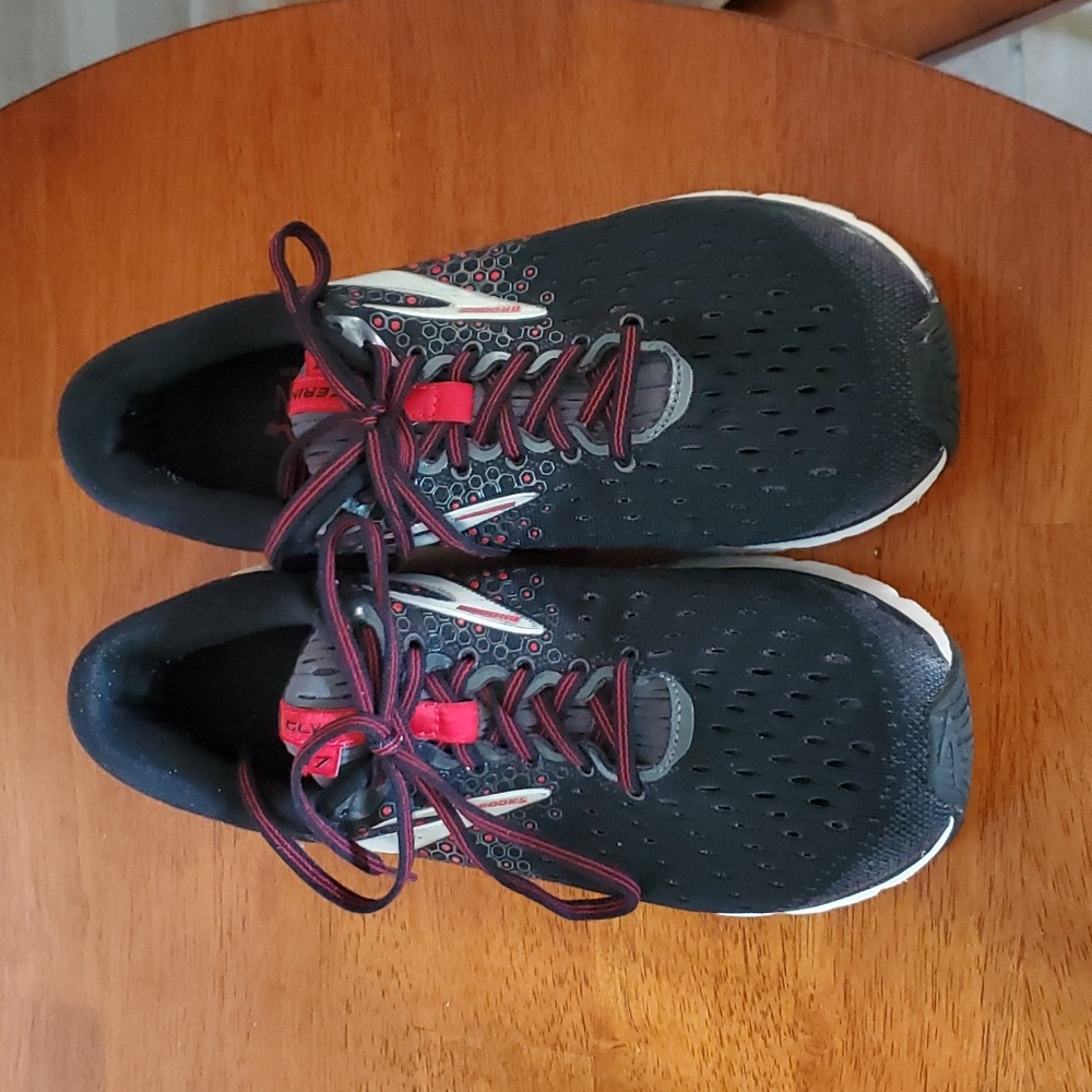 Mens 9.5  Brooks Glycerin Sneakers